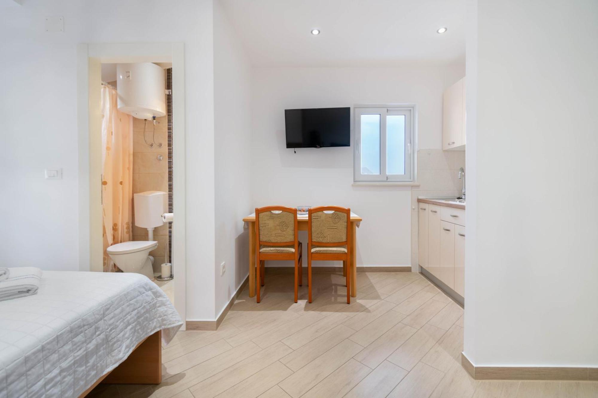 Studio Apartmani Dora 马卡尔斯卡 外观 照片