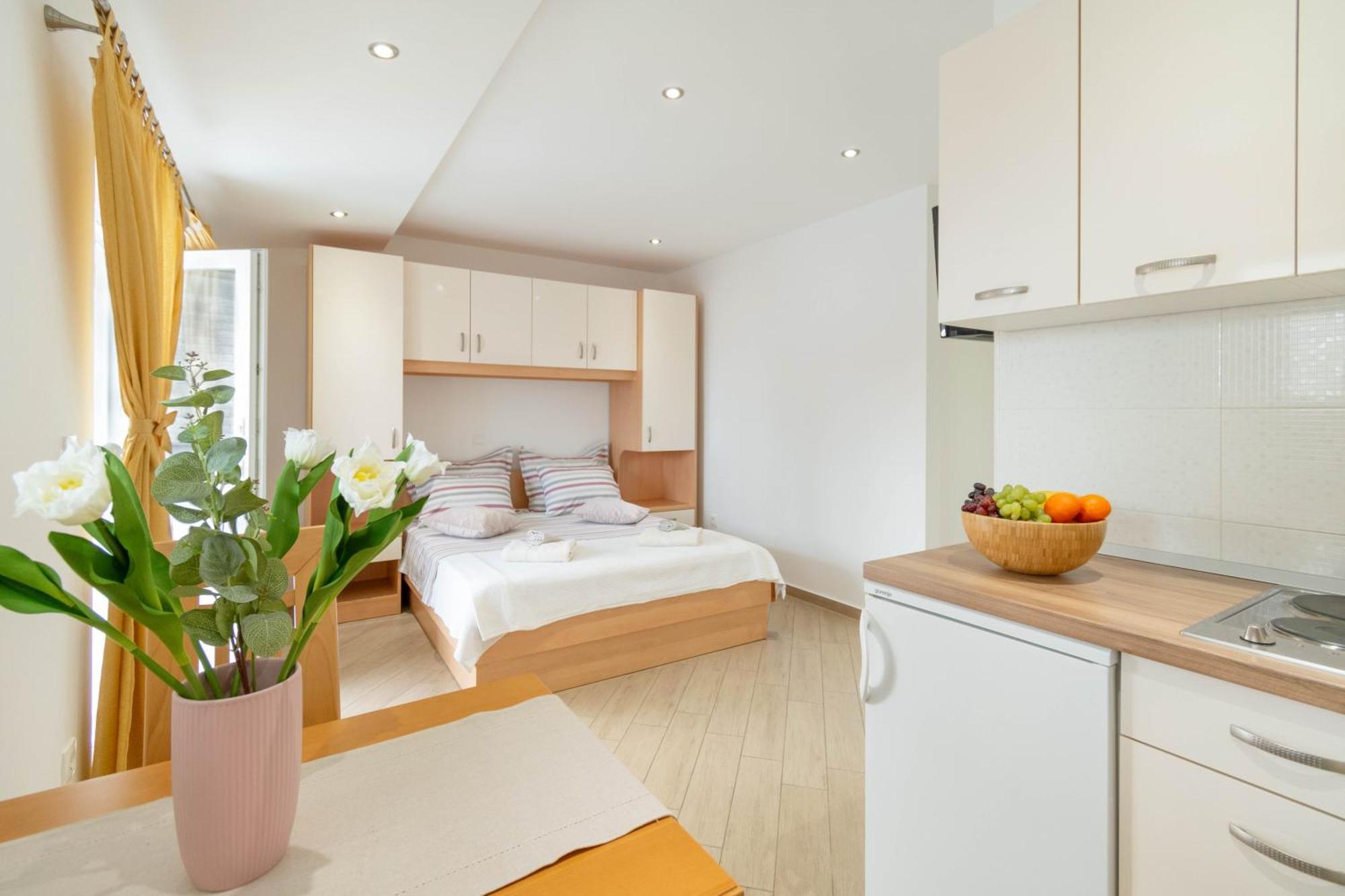 Studio Apartmani Dora 马卡尔斯卡 外观 照片