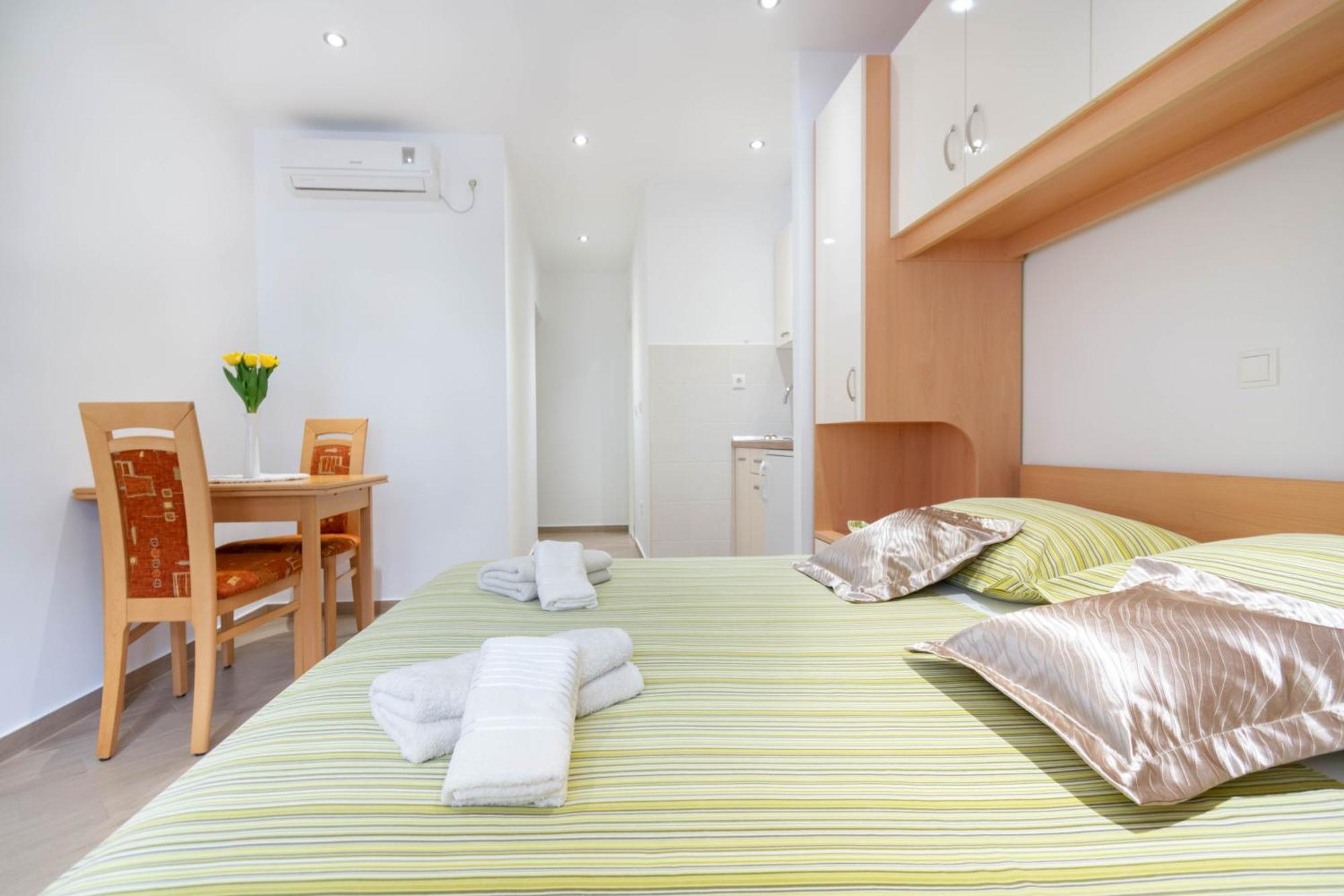 Studio Apartmani Dora 马卡尔斯卡 外观 照片