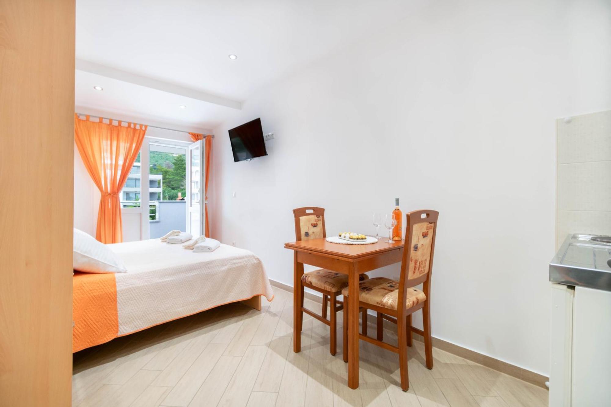 Studio Apartmani Dora 马卡尔斯卡 外观 照片