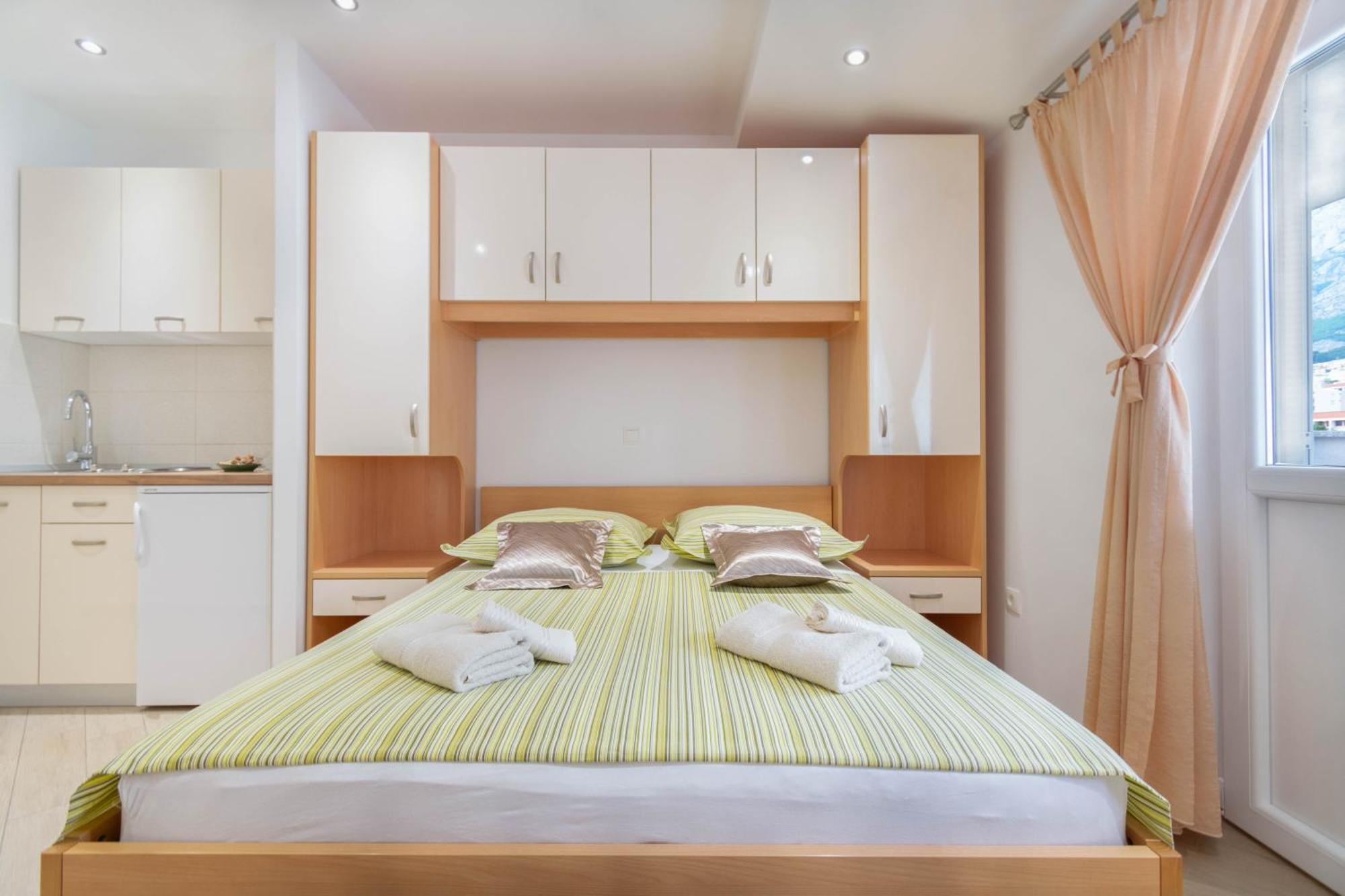 Studio Apartmani Dora 马卡尔斯卡 外观 照片