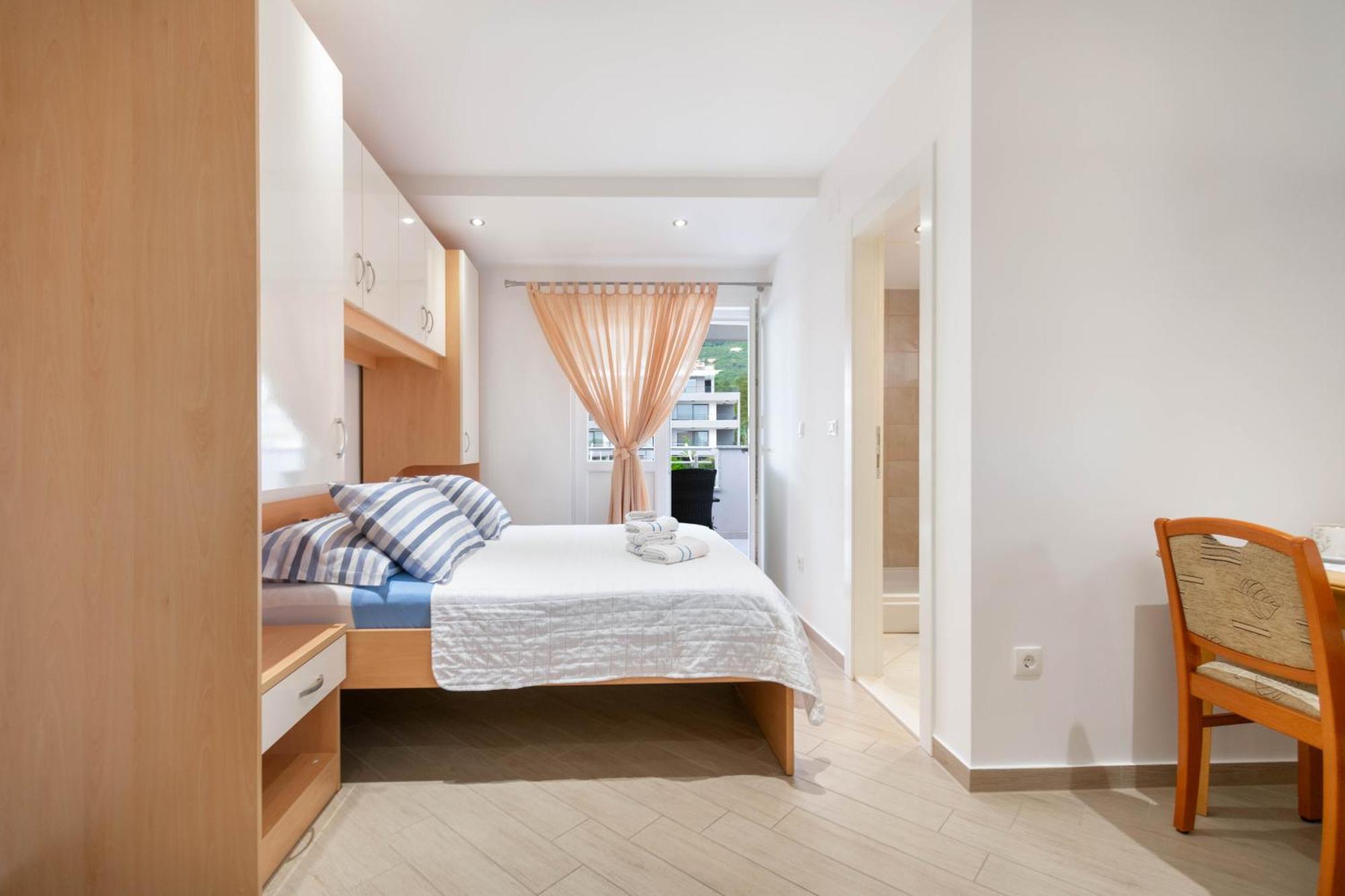 Studio Apartmani Dora 马卡尔斯卡 外观 照片